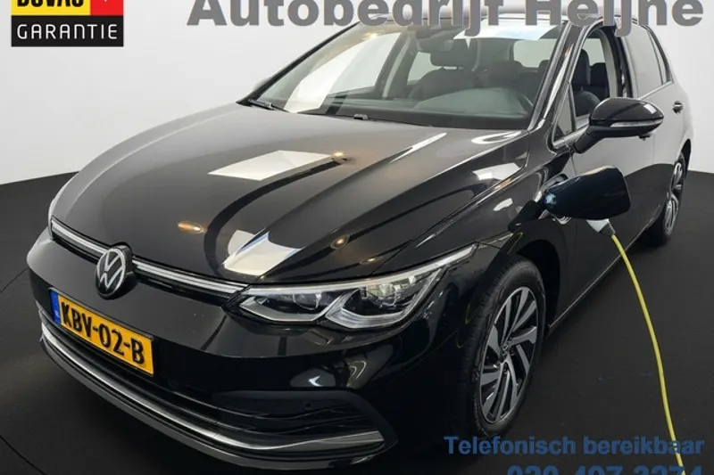 Volkswagen Golf (2023)