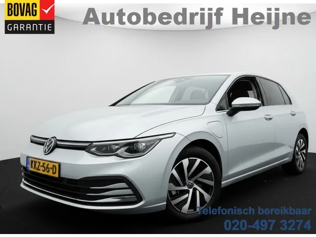 Volkswagen Golf (2022) — foto 1