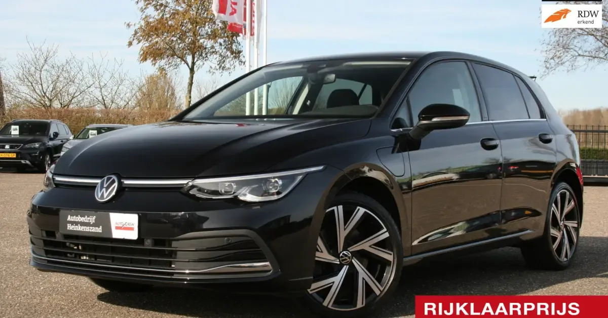 Volkswagen Golf (2022) — foto 1