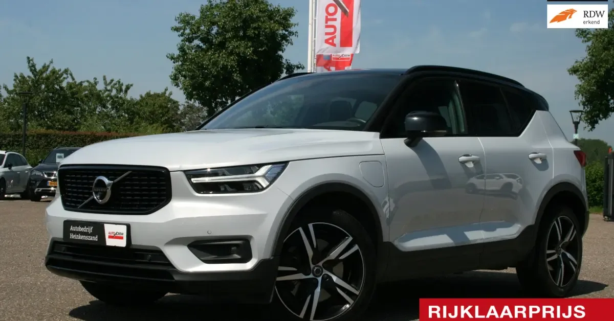 Volvo XC40 (2021) — foto 1