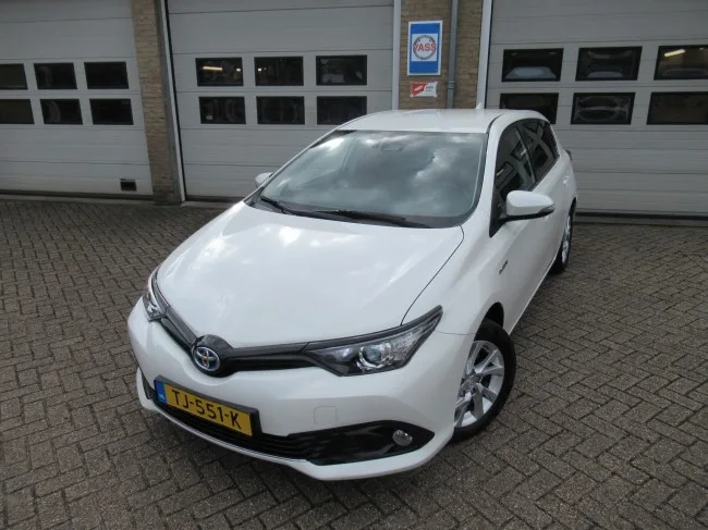 Toyota Auris (2018) — foto 1