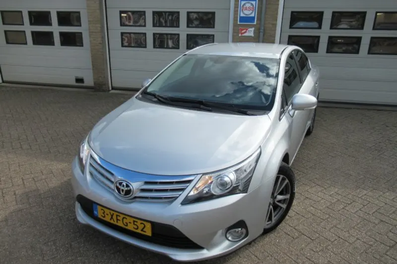 Toyota Avensis (2012)