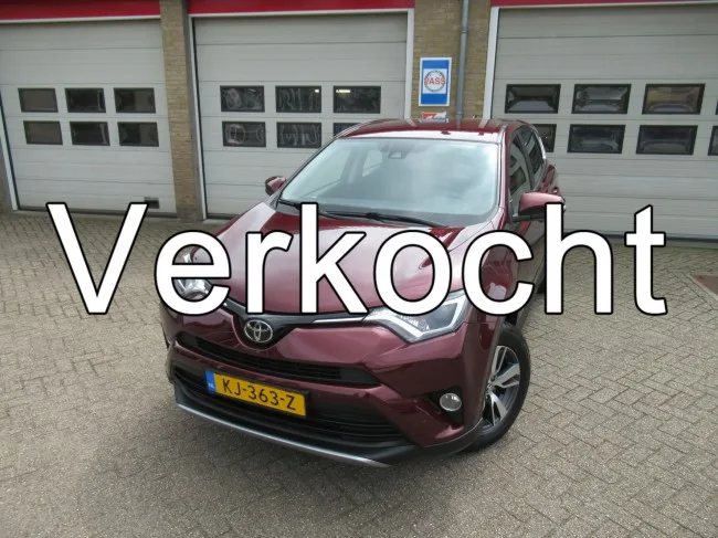 Toyota RAV4 (2016) — foto 1