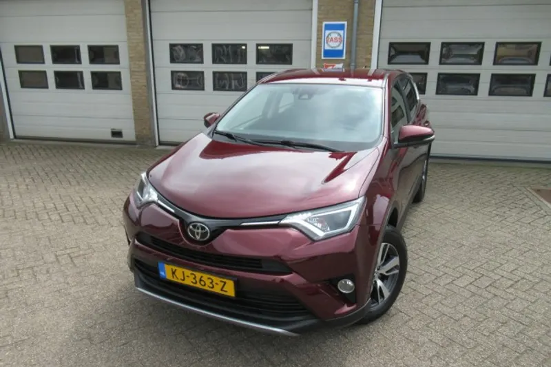 Toyota RAV4 (2016)