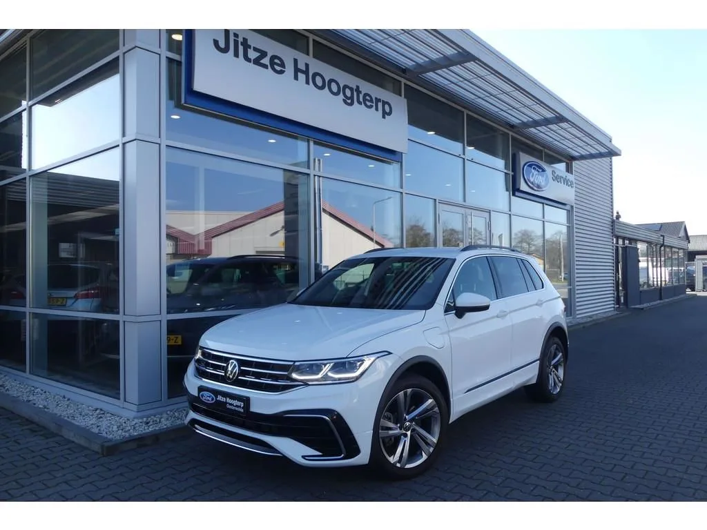 Volkswagen Tiguan (2022) — foto 1