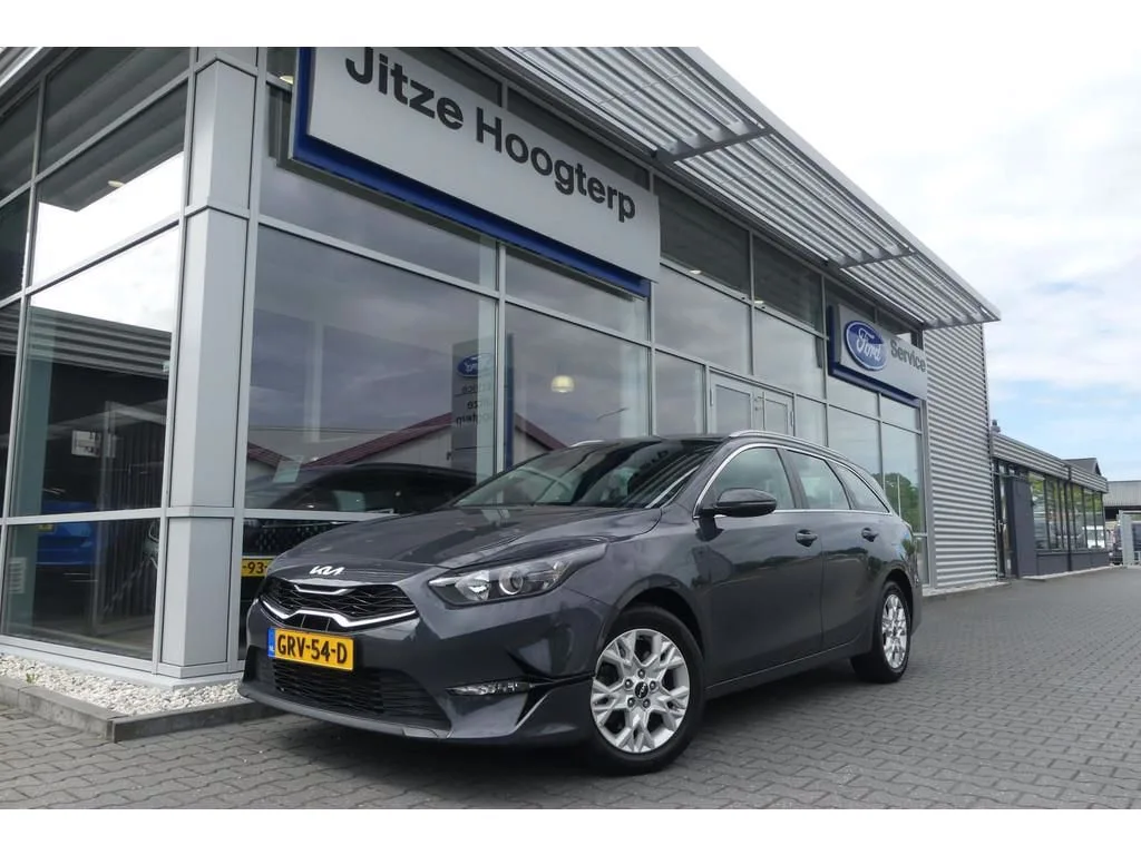 Kia Ceed (2022) — foto 1