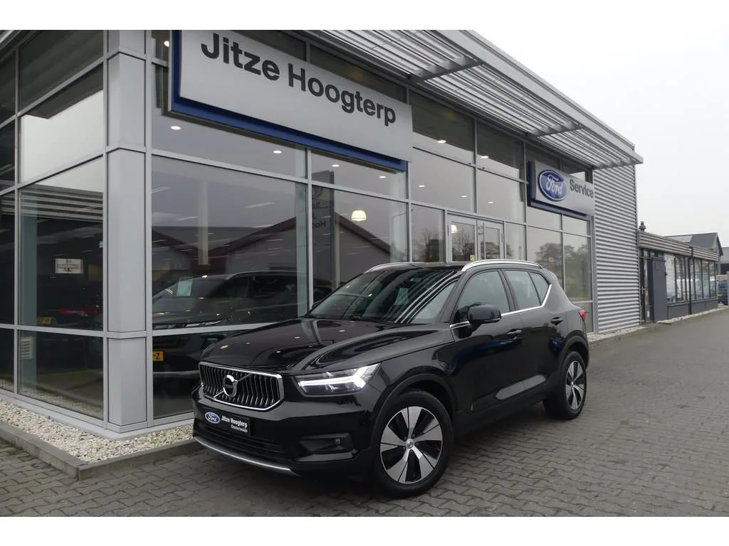 Volvo XC40 (2021) — foto 1