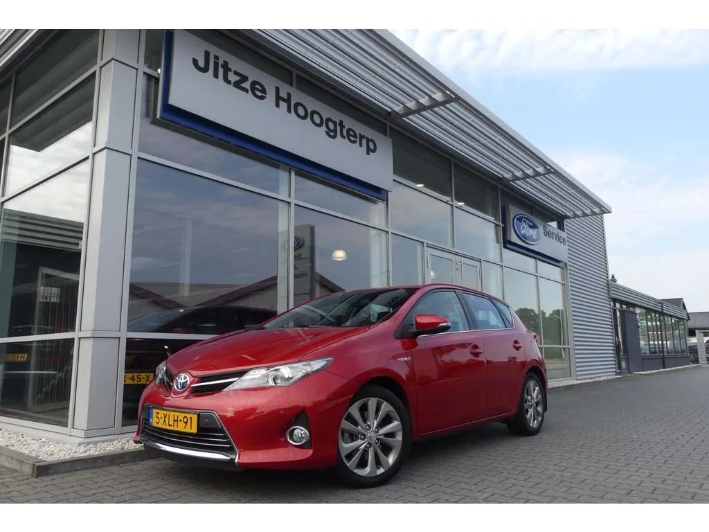 Toyota Auris (2014) — foto 1