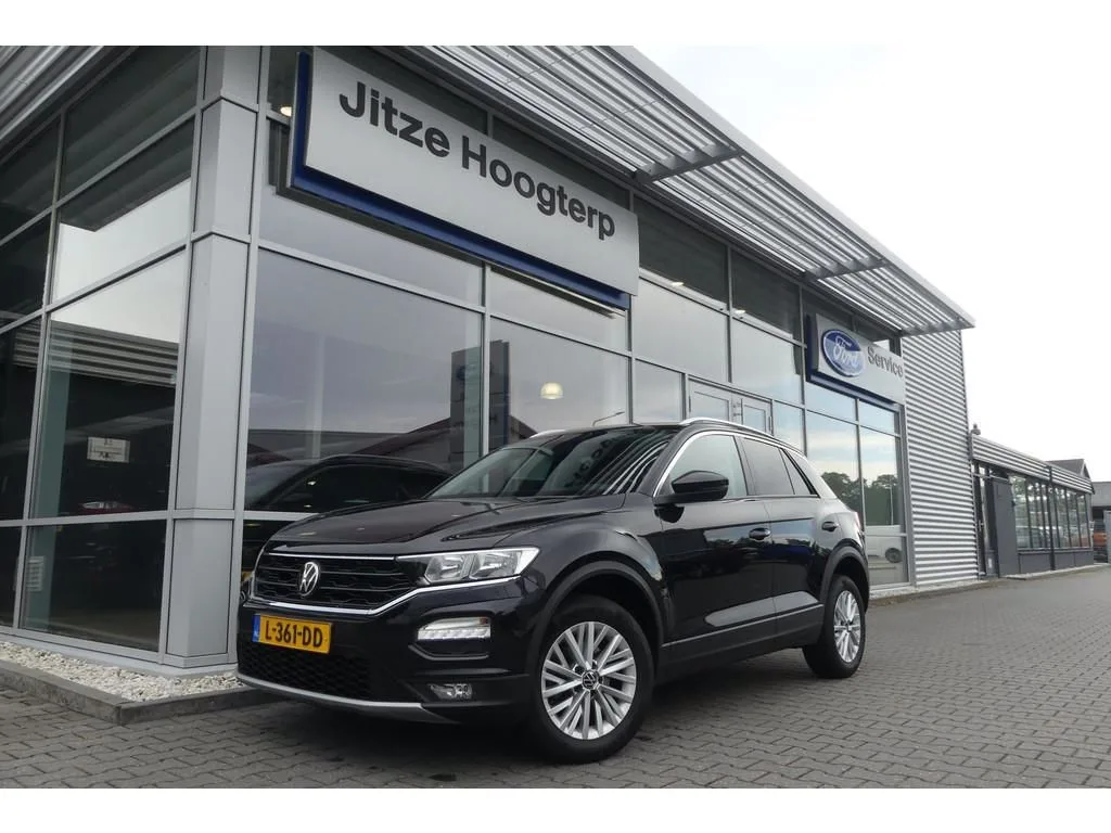 Volkswagen T-Roc (2021) — foto 1