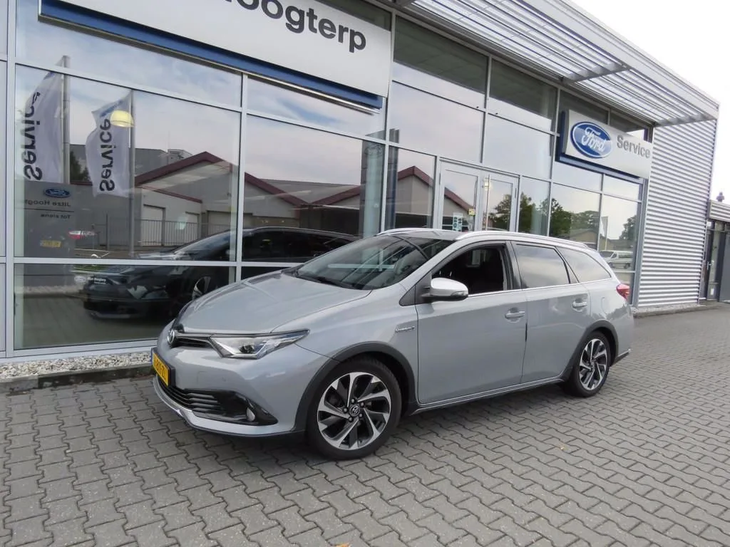 Toyota Auris (2018) — foto 1