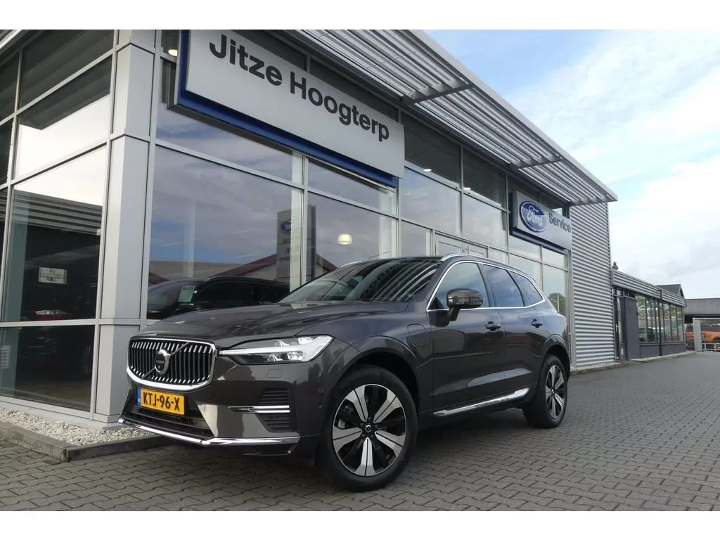 Volvo XC60 (2023) — foto 1