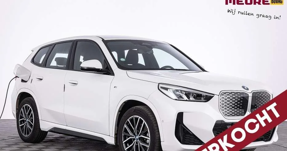 BMW iX1 (2024) — foto 1