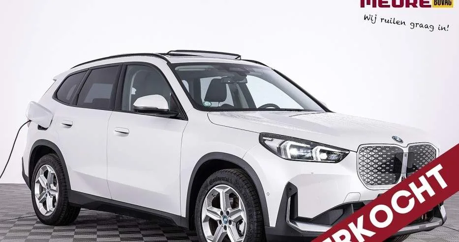 BMW iX1 (2024) — foto 1