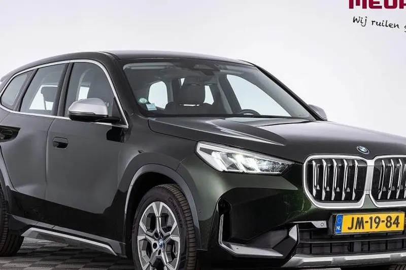 BMW iX1 (2023)