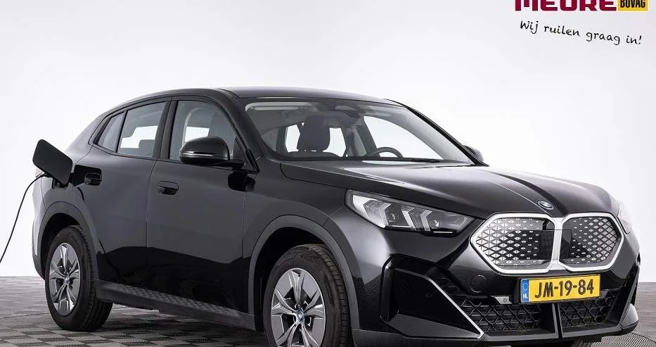 BMW iX2 (2025) — foto 1