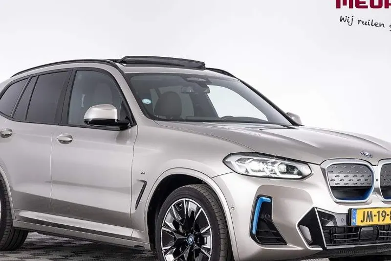 BMW iX3 (2023)