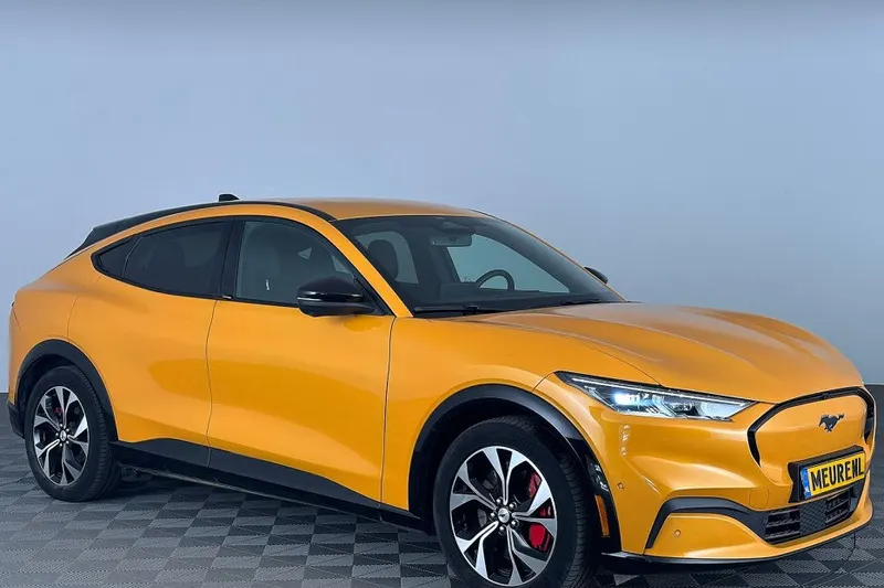 Ford Mustang (2024)