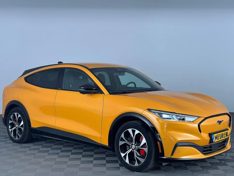 Ford Mustang (2024) — foto 1