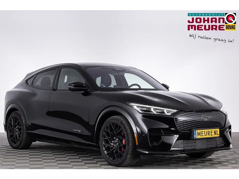 Ford Mustang (2023) — foto 1