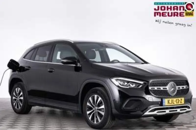 Mercedes-Benz GLA (2022)