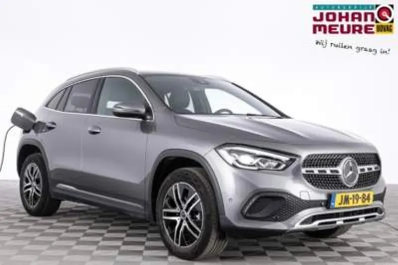 Mercedes-Benz GLA (2024)