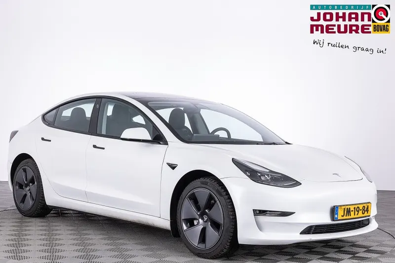 Tesla Model 3 (2023)