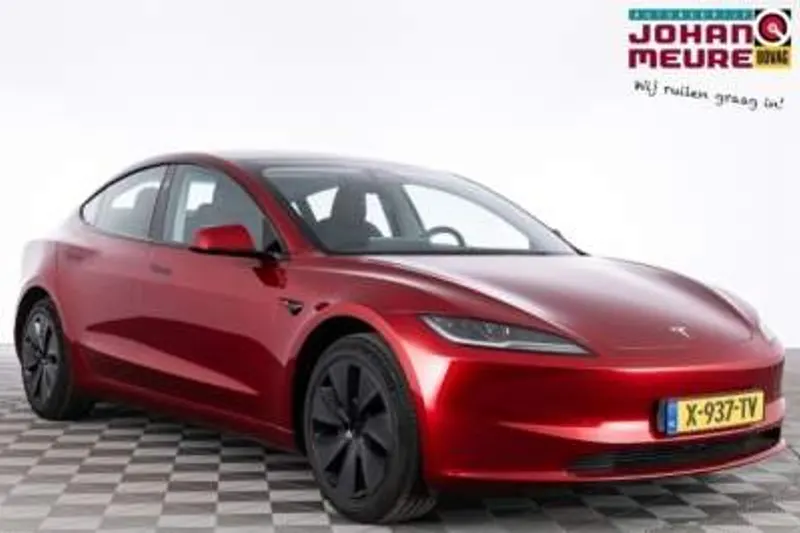 Tesla Model 3 (2024)