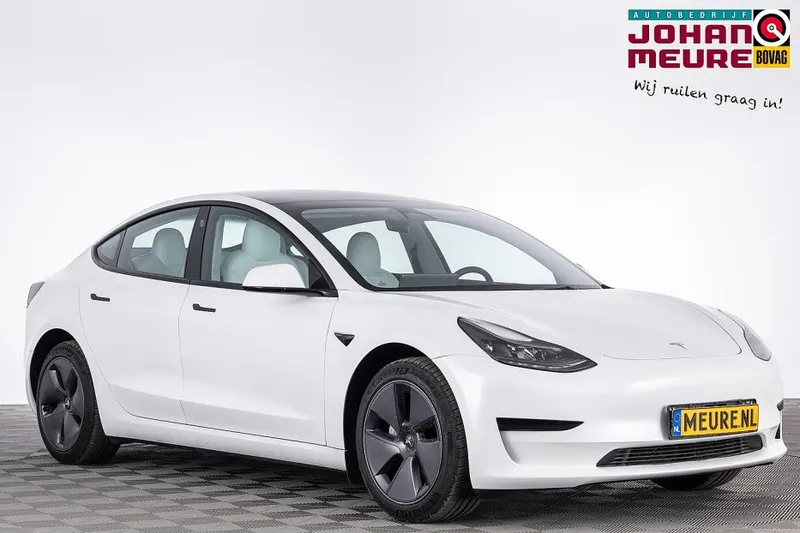 Tesla Model 3 (2022)