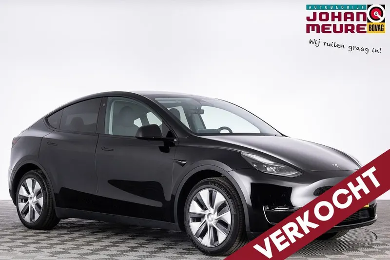 Tesla Model Y (2024)