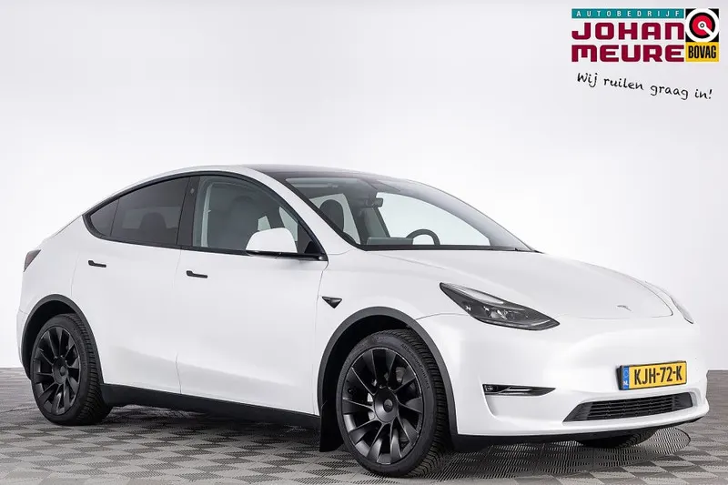 Tesla Model Y (2023)