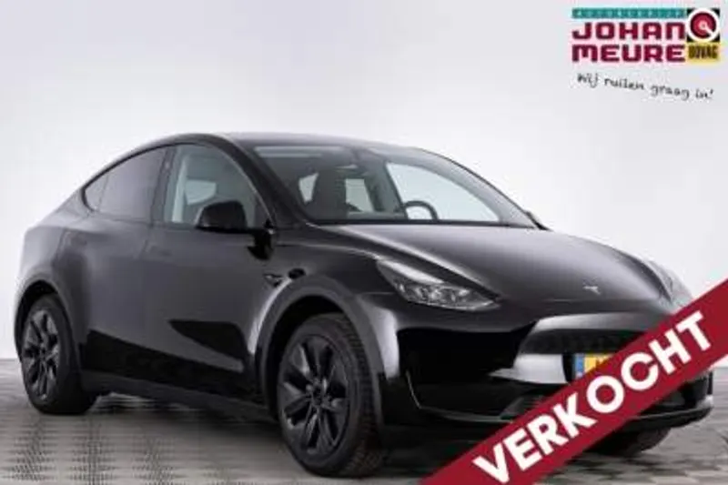 Tesla Model Y (2024)