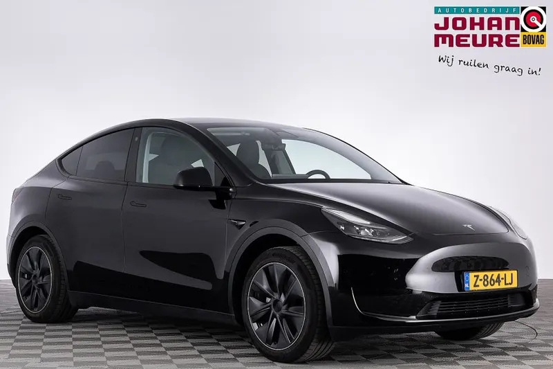 Tesla Model Y (2024)