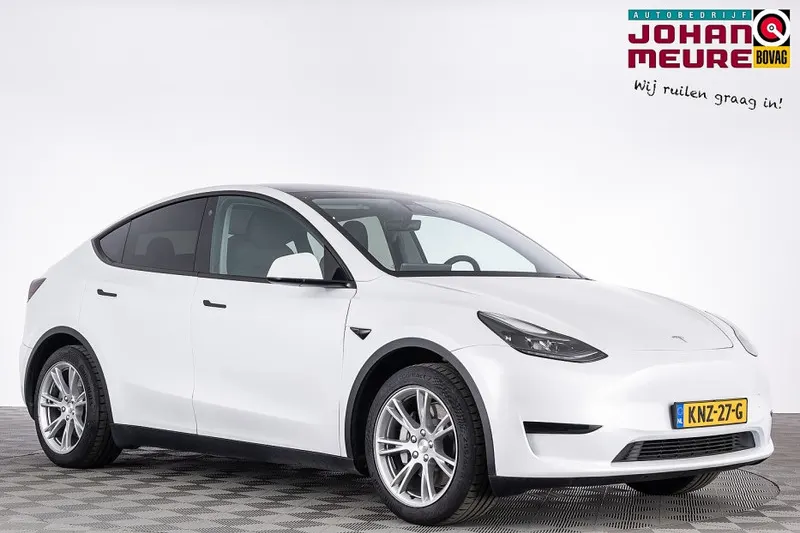 Tesla Model Y (2023)
