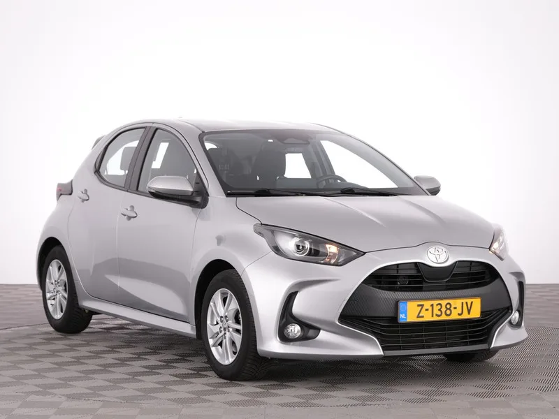 Toyota Yaris (2024) — foto 1