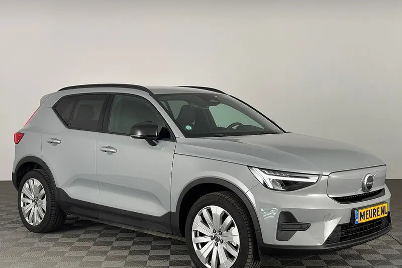 Volvo EX40 (2025)