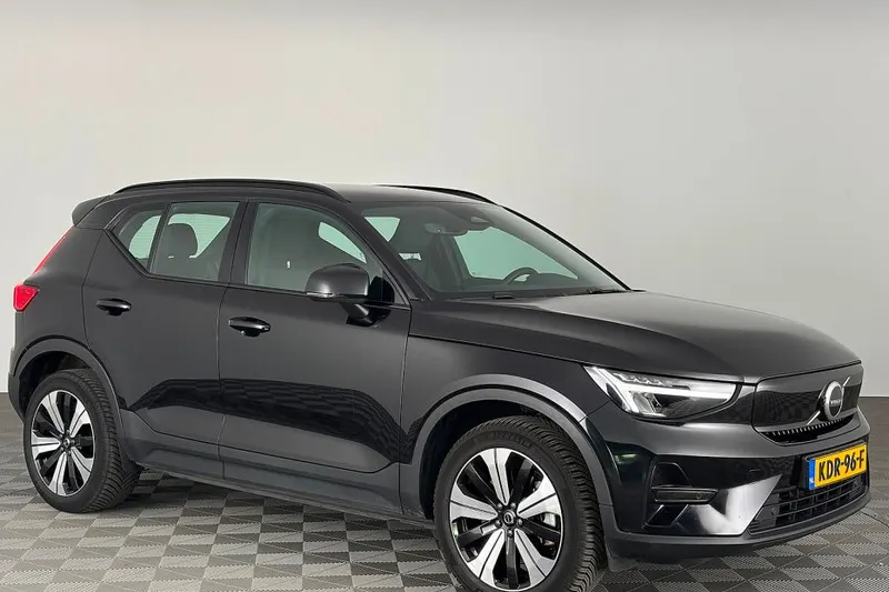Volvo XC40 (2022)