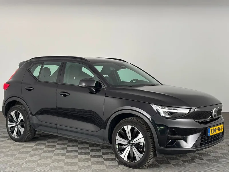 Volvo XC40 (2022) — foto 1