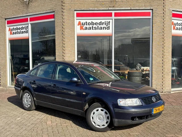 Volkswagen Passat (1998) — foto 1
