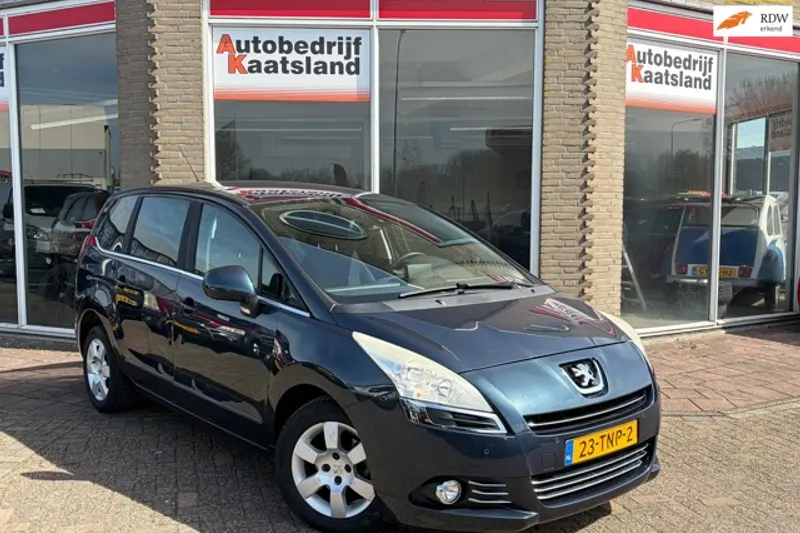 Peugeot 5008 (2012)