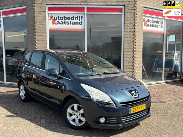 Peugeot 5008 (2012) — foto 1
