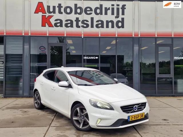 Volvo V40 (2014) — foto 1