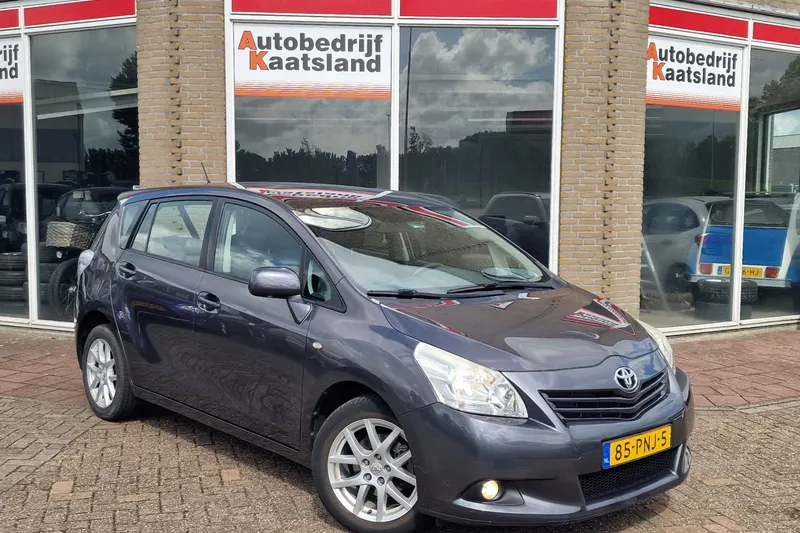 Toyota Verso (2011)