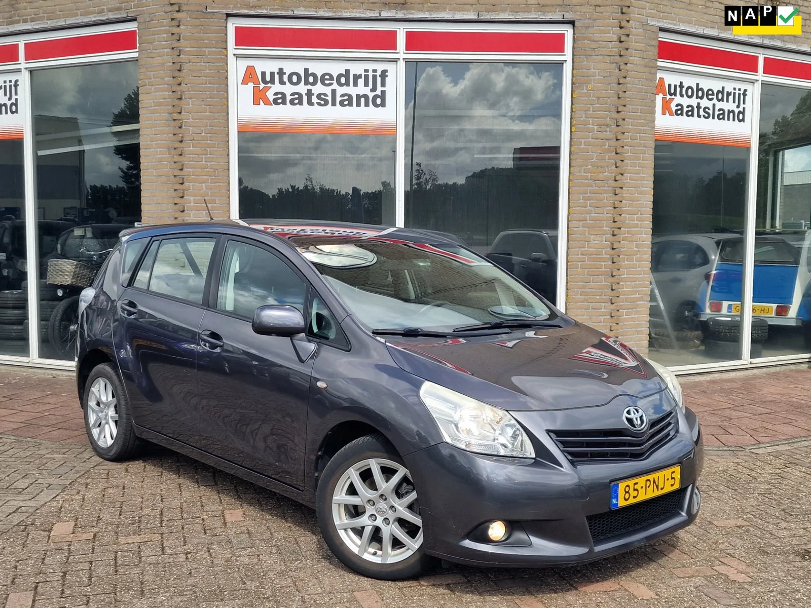 Toyota Verso (2011) — foto 1