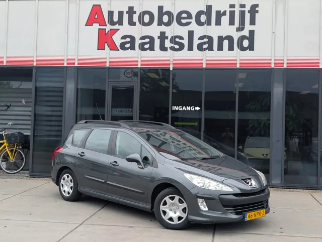 Peugeot 308 (2010) — foto 1