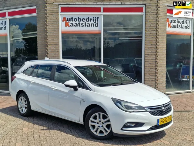 Opel Astra Sports Tourer (2017) — foto 1