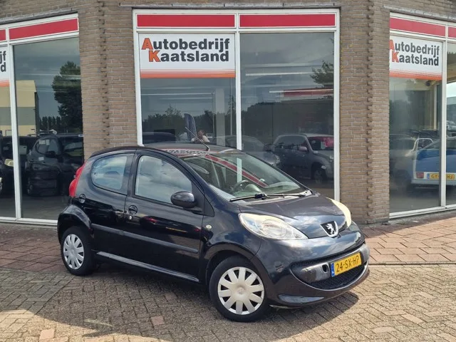 Peugeot 107 (2006) — foto 1
