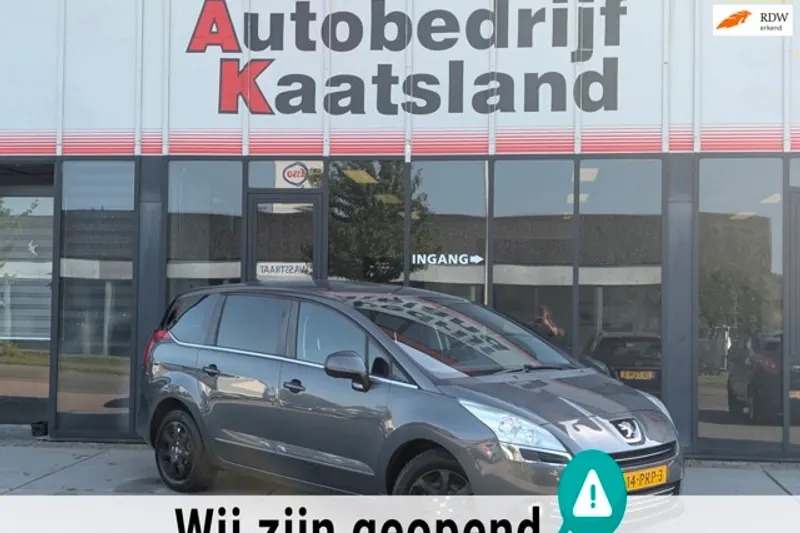 Peugeot 5008 (2011)
