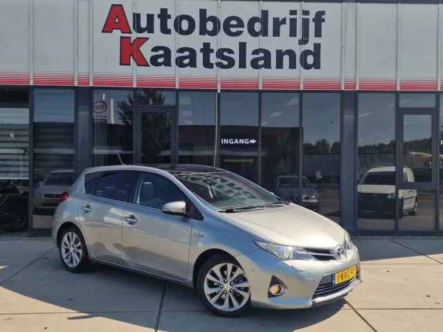 Toyota Auris (2013) — foto 1
