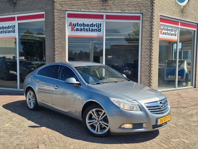 Opel Insignia (2011) — foto 1