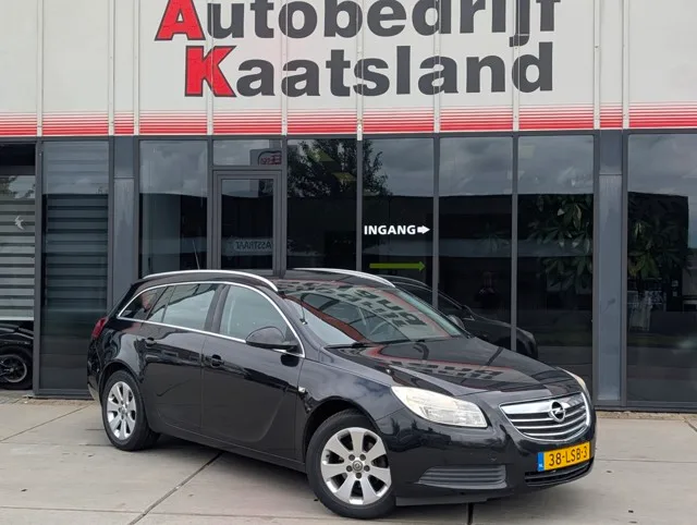 Opel Insignia Sports Tourer (2010) — foto 1